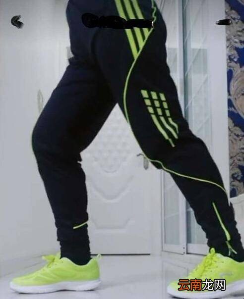 鬼步舞怎么跳