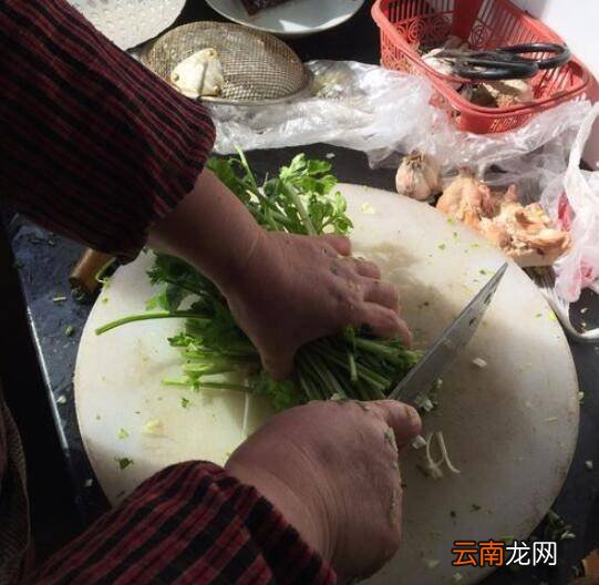 芹菜肉馅怎么调好吃