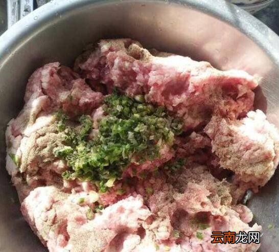 芹菜肉馅怎么调好吃