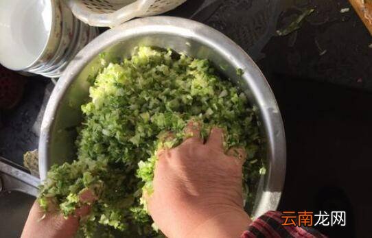 芹菜肉馅怎么调好吃