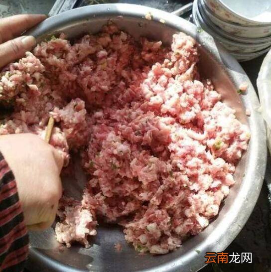 芹菜肉馅怎么调好吃