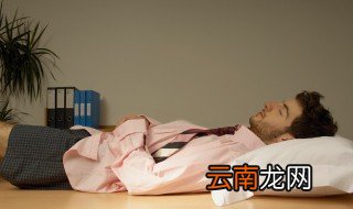 梦见自己坐车翻车是什么预兆 梦见自己坐车
