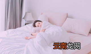 梦见母鸡下蛋是什么意思 梦见母鸡下蛋的寓意
