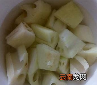 「美食篇」莲藕猪脊骨汤