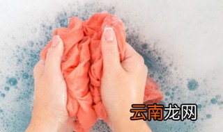 浴巾上面的霉斑怎么洗掉 浴巾上面的霉斑如何洗掉