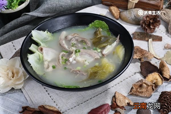 胡椒根煲猪肚汤的功效 胡椒根煲猪肚汤的功效作用
