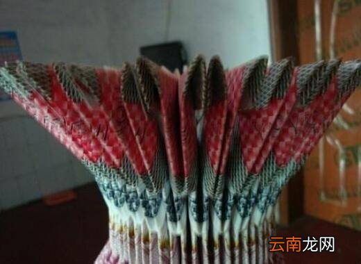 扑克牌怎样叠小花瓶