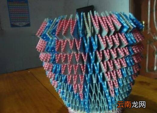 扑克牌怎样叠小花瓶