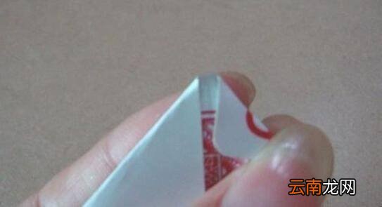 扑克牌怎样叠小花瓶