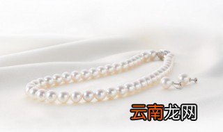 巨蟹戴什么招财 巨蟹男佩戴什么招财