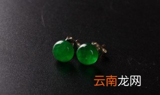 招财戴什么耳钉好 耳朵上戴什么耳环招财