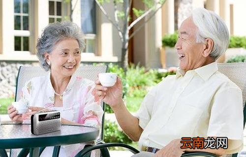 老人太瘦小心贫血