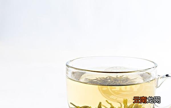 绿茶与红茶哪个更适合高血压的人喝