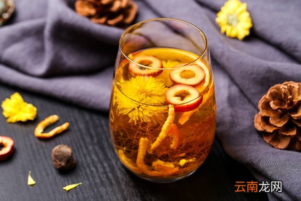 山楂和菊花泡水喝的功效与作用 山楂和菊花泡水喝的功效