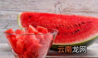 夏天怎么挑西瓜最好 夏天怎样挑选好吃的西瓜
