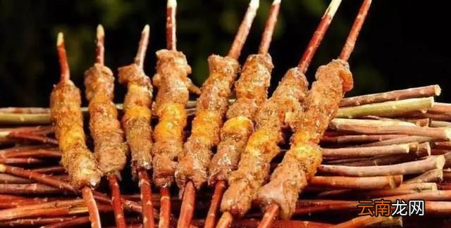 为什么新疆人烤的羊肉串那么好吃