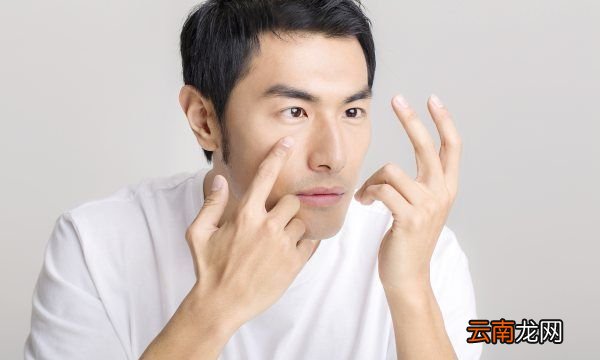 隐形眼镜怎么戴比较容易