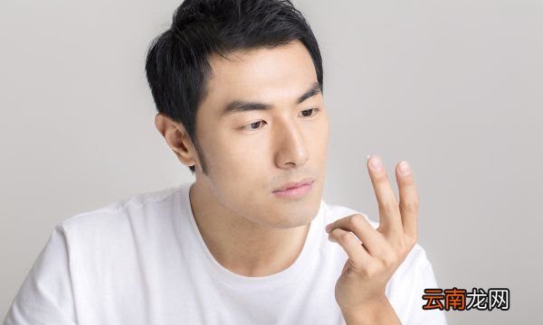 隐形眼镜怎么戴比较容易