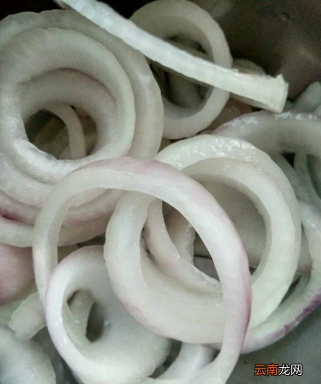 洋葱圈怎么做最好吃,鸡肉洋葱圈炸多久