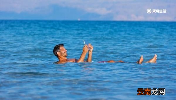 海水为什么是蓝色的 为什么海水是蓝色的