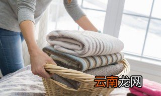 卫衣怎么折叠 卫衣折叠 方法介绍
