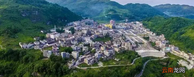 利川南坪乡到利川市有多远