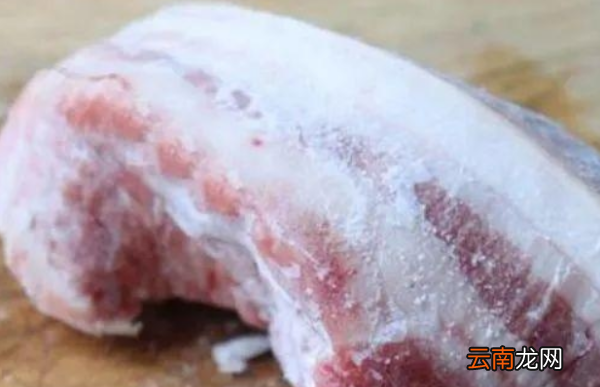 冬天肉不放冰箱一晚上会坏，冬天肉没放冰箱第二天还能吃吗为什么