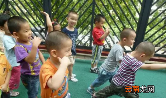 123木头人前面的人叫什么，23木头人前面的那个人叫什么