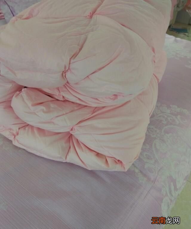 什么被子冬天盖上又轻又保暖 什么材质的被子保暖效果最好