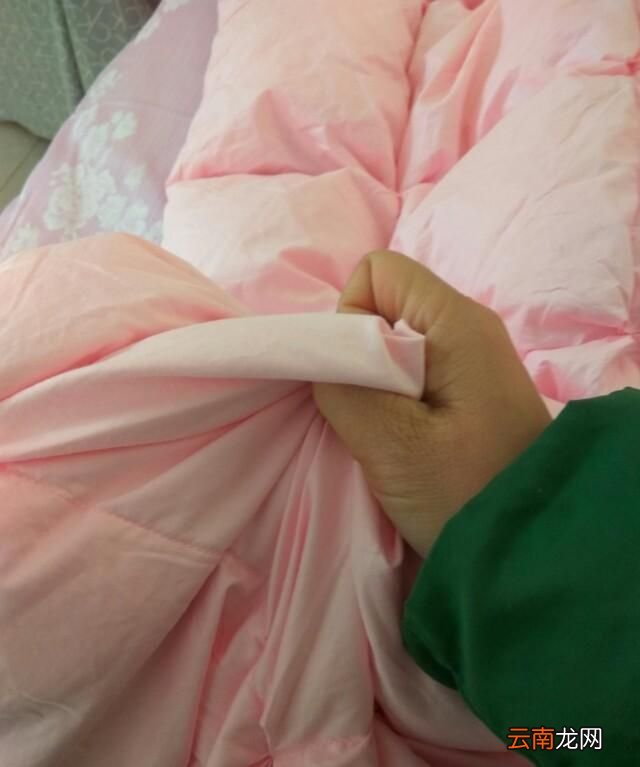 什么被子冬天盖上又轻又保暖 什么材质的被子保暖效果最好