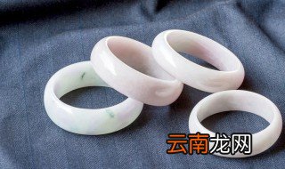 紫罗兰玉镯为什么会越带越紫 紫罗兰玉镯会越带越紫吗