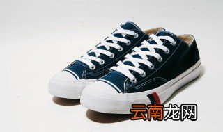 鞋子长霉斑了怎么能快速洗掉 鞋子长霉斑了如何处理