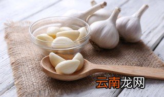 蒜怎么发芽成蒜苗 蒜发芽了准备种蒜苗怎么做呢