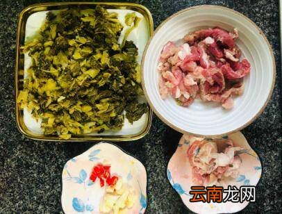 酸菜炒肉怎么做