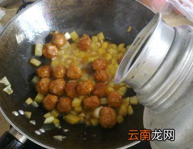 速冻丸子怎么炒好吃