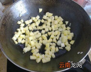 速冻丸子怎么炒好吃