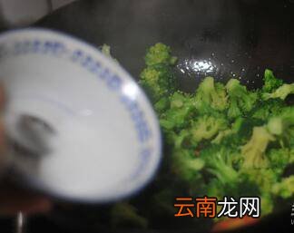素炒西兰花怎么做