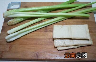 素炒芹菜怎么炒好吃