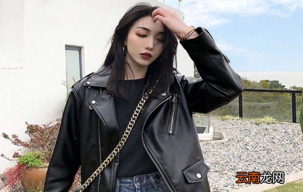 皮衣皱了挂多久可以好 皮衣味道大如何除味
