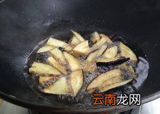 茄子炒咸蛋黄怎么做
