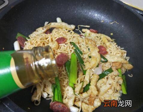 剩面条怎么炒