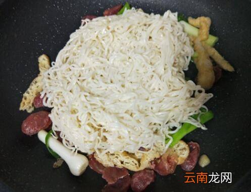 剩面条怎么炒