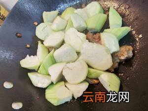 瘦肉炒丝瓜怎么做