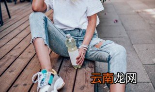 破洞裤可以用洗衣机洗吗 破洞牛仔裤可以机洗吗