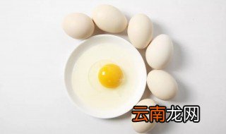 为什么美国的鸡蛋是白色的 美国的鸡蛋是白色的原因
