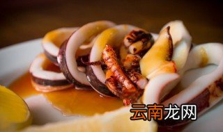 鱿鱼和什么一起炒好吃 哪种菜和鱿鱼一起炒好吃