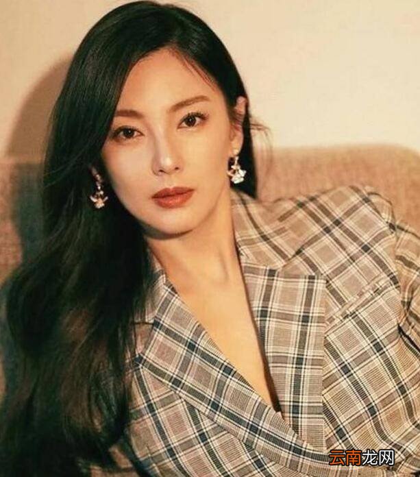 女生胸部大穿衣如何搭配
