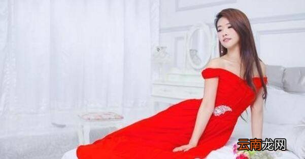 女生胸部大穿衣如何搭配
