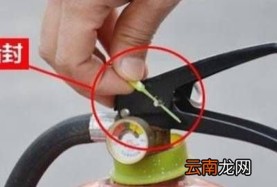 干粉灭火器的使用步骤，消防干粉灭火器的使用方法