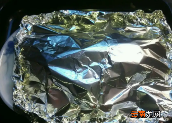 微波炉锡纸可以用，锡纸可以放微波炉加热食物吗